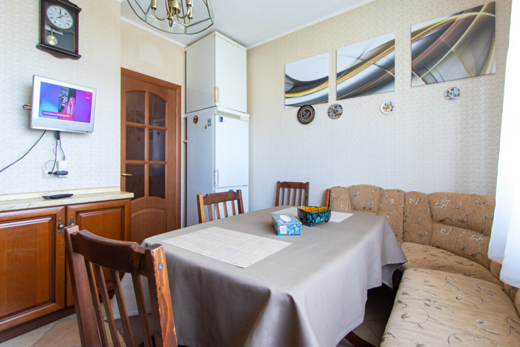Apartamento 3kh komnatnye na Zyuzinskoy Apartments