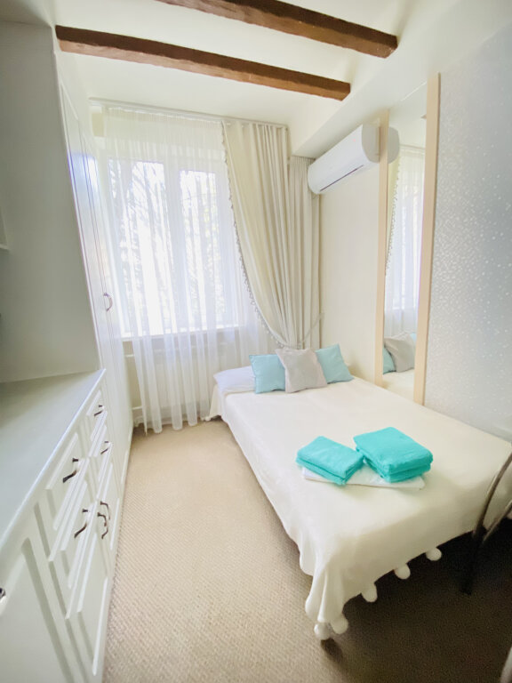 Komfort Zimmer Na Ostryakova Apartments