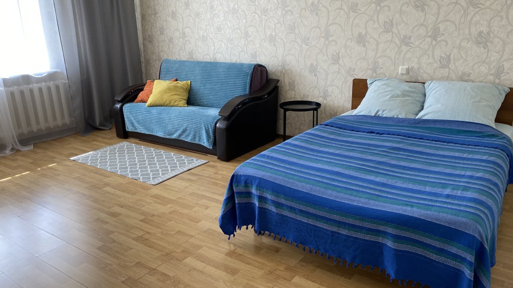 Sechser Apartment mit Balkon Polyanskaya 37A Flat