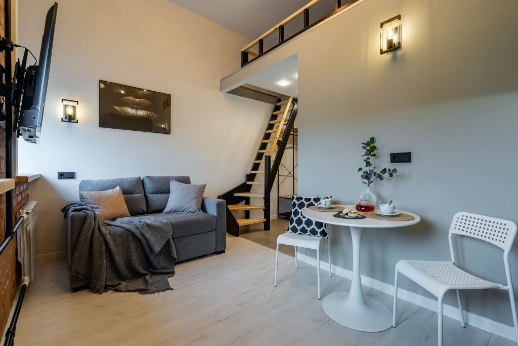 Komfort Apartment mit Blick Apartamenty Loft S Vidom Na Nevu