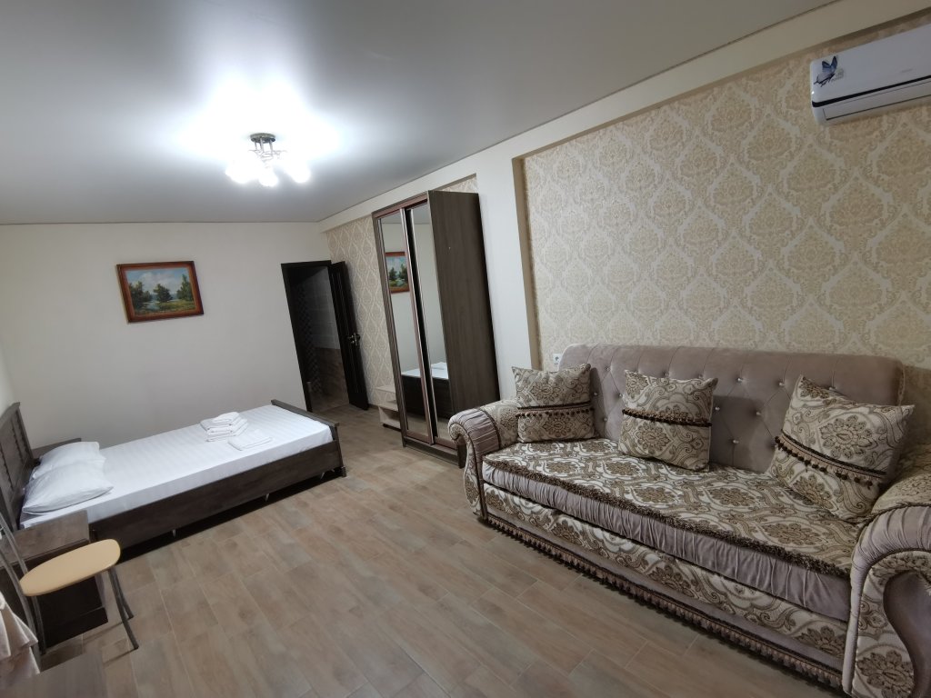 Supérieure quadruple chambre avec balcon et Avec vue Sofiya Guest House