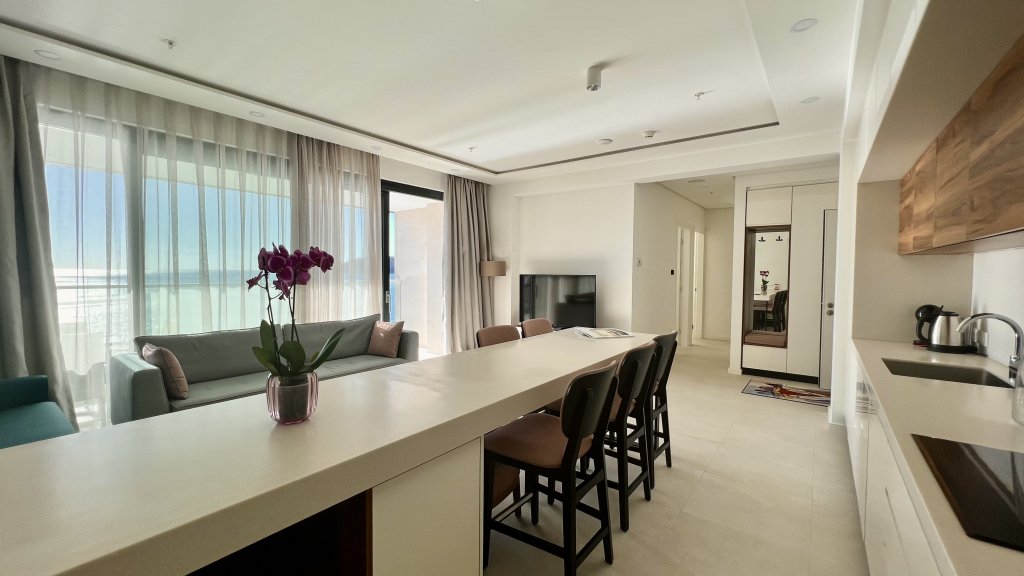 Номер Deluxe с 2 комнатами с балконом и с красивым видом из окна Sunraf Luxe Apartments