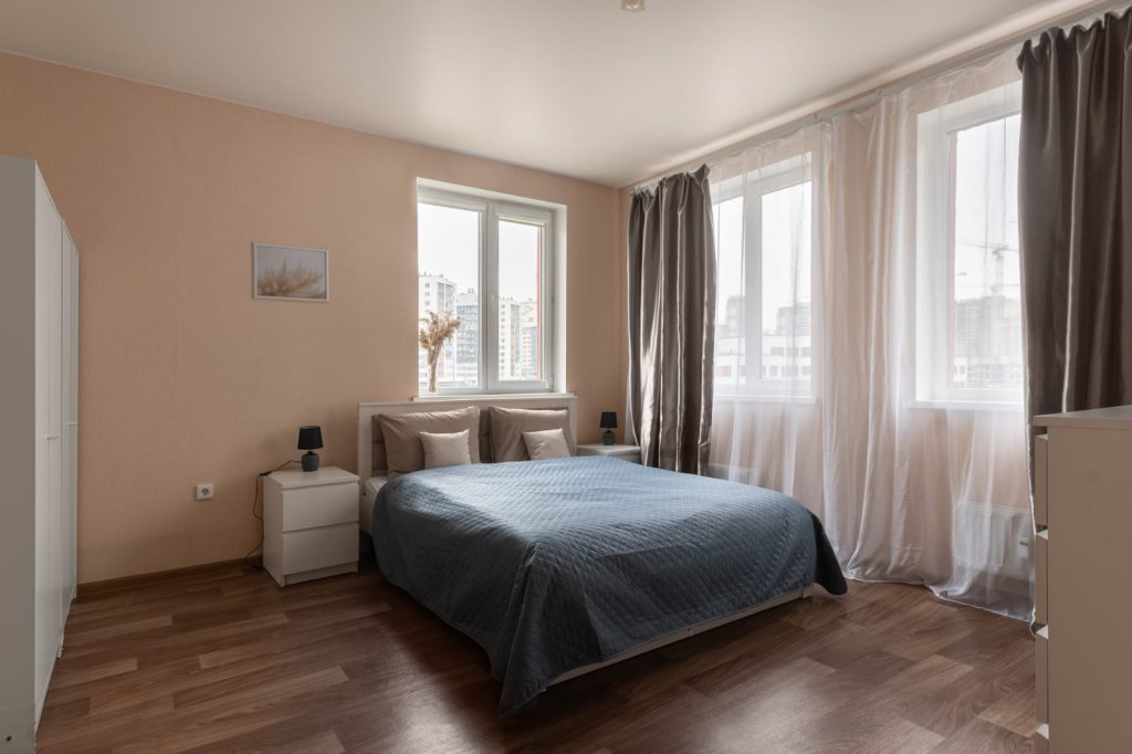 Apartment 2 Schlafzimmer mit Balkon 2kh kvartira u Finskogo zaliva Lodging house