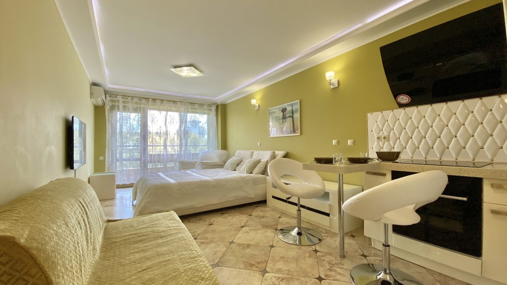 1460 Zimmer mit Balkon Alfa Versal Apartments
