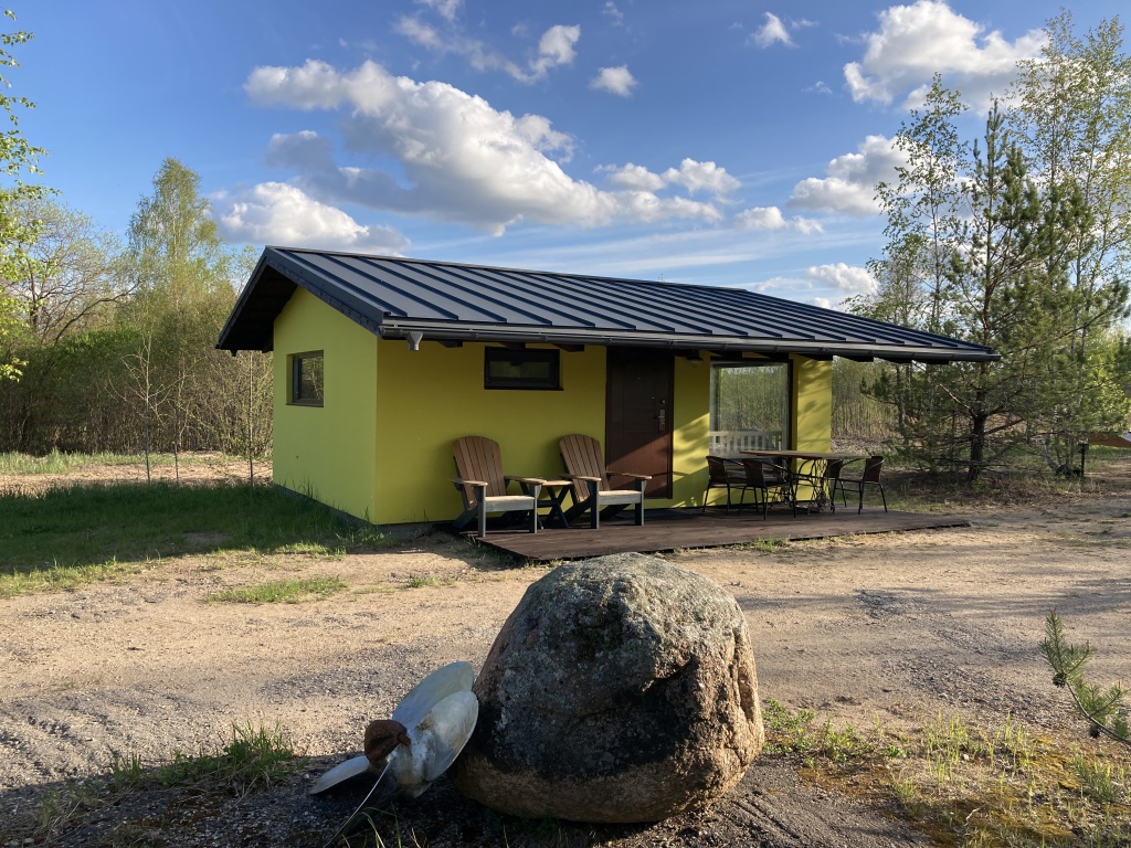 Дом для отпуска Шале Sky Ranch Izborsk в Изборск, Псковская область.  Забронировать Шале Sky Ranch Izborsk, Россия Псковская область Печорский  район, Лесная улица