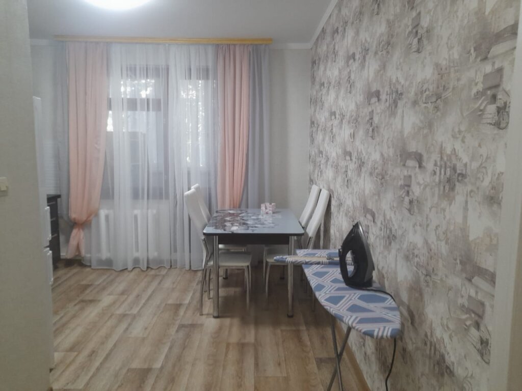 Apartment mit Balkon V Boguchare voyenny gorodok Flat