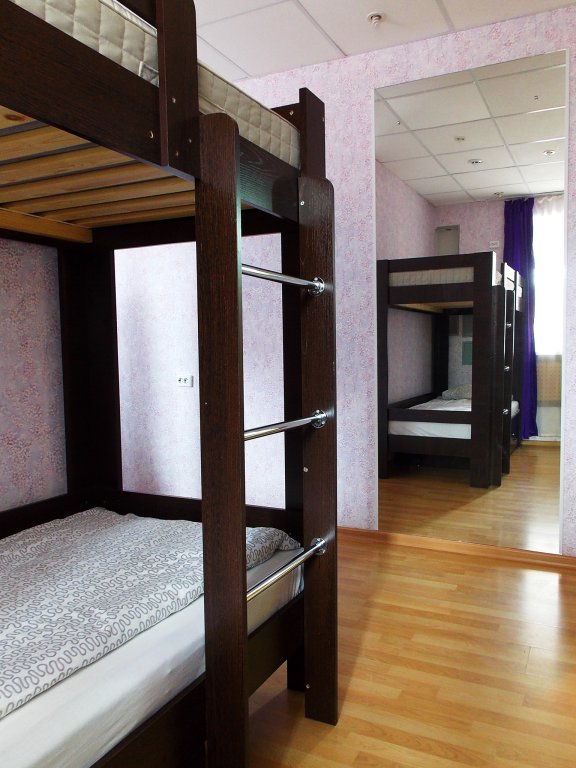 Cama en dormitorio compartido (dormitorio compartido femenino) Da Vinci Hostel