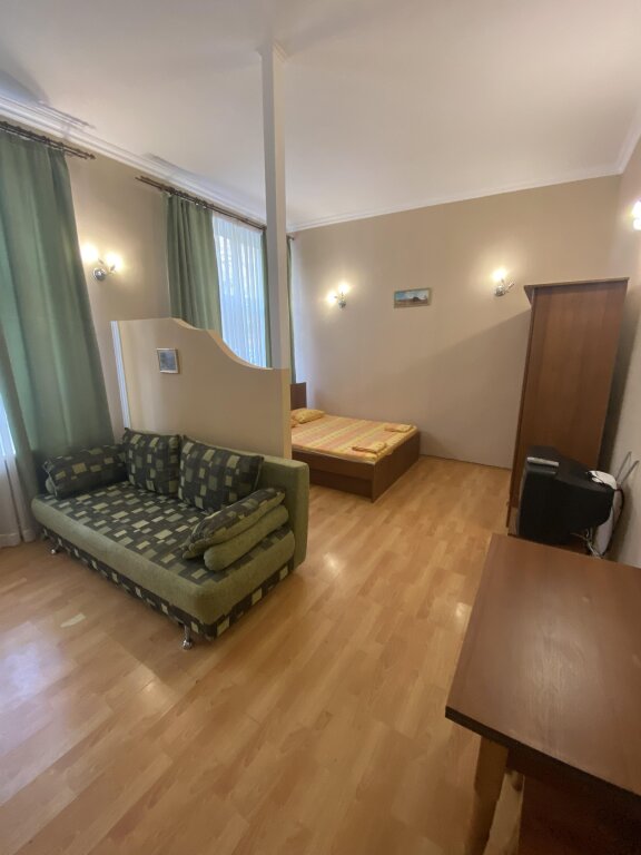 Standard Triple Family room V Ordzhonikidze Apartments