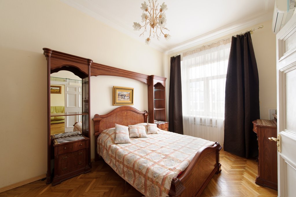 Suite Smolenskaya  10 Apartments
