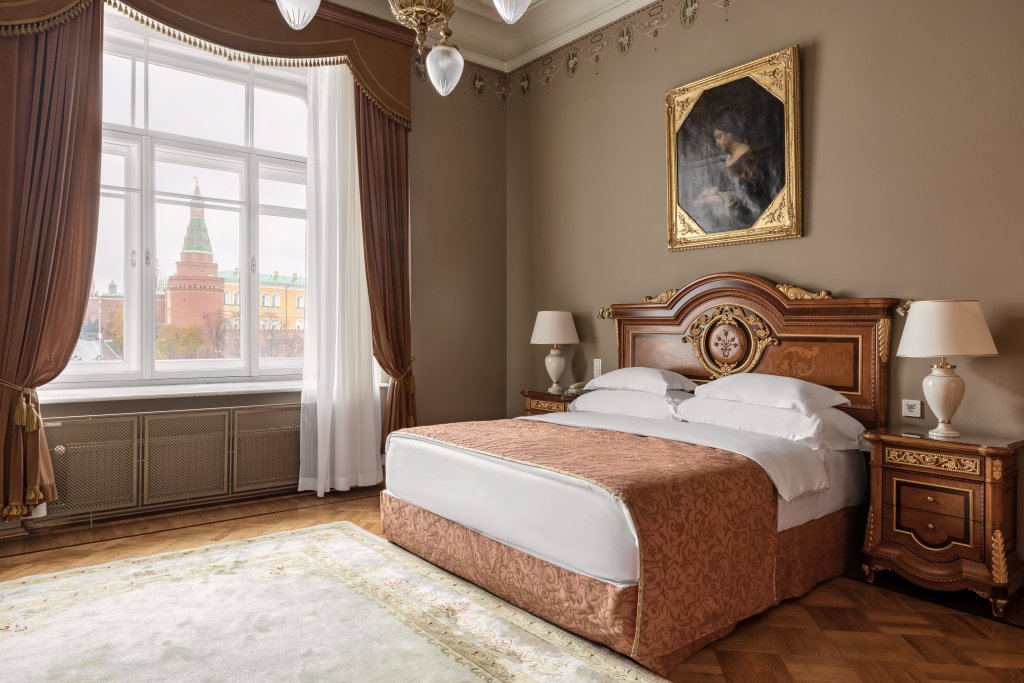 Двухместный люкс Президентский с видом на Кремль Гостиница Националь Москва