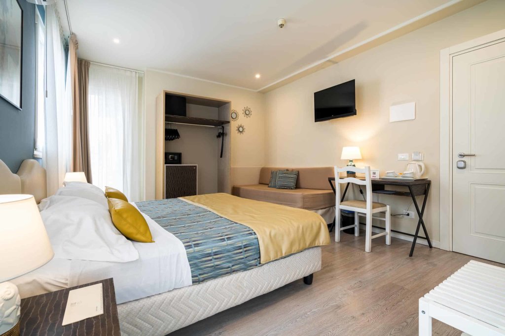 Трёхместный номер Comfort с частичным видом на море Hotel Rivage Taormina