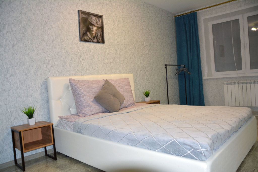 Doppel Apartment 3 Zimmer mit Balkon Zhk Batova Flat