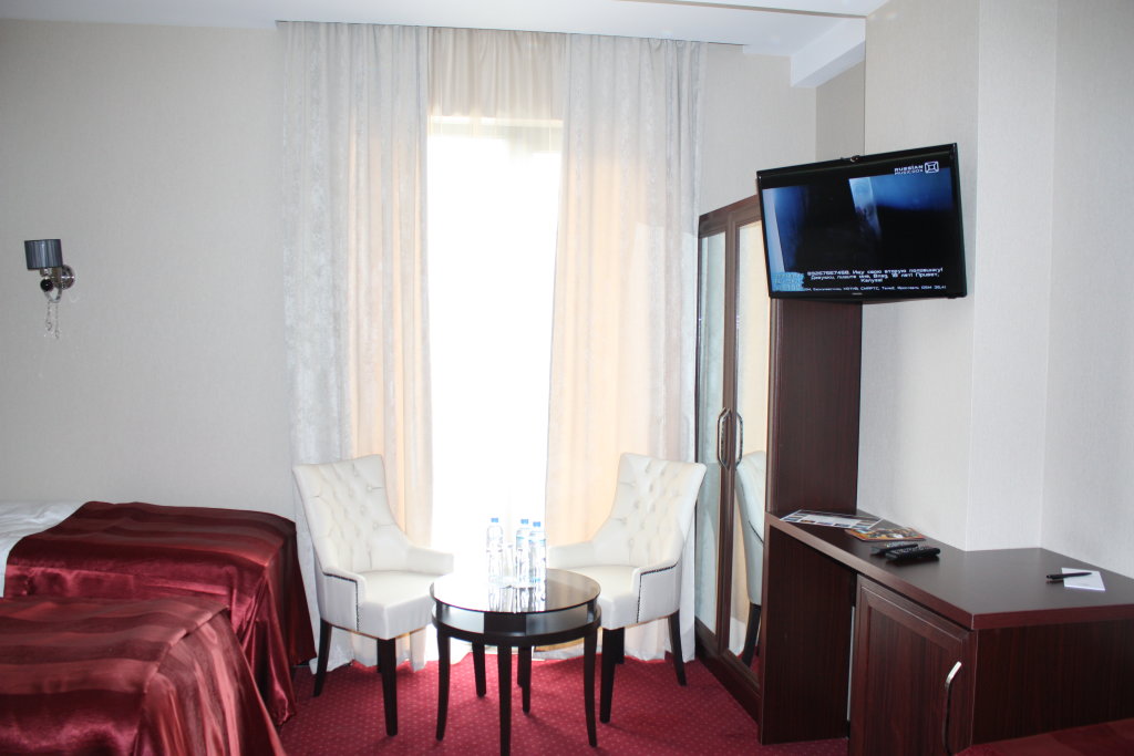 Standard Triple room with balcony and with view Marionn Hotel