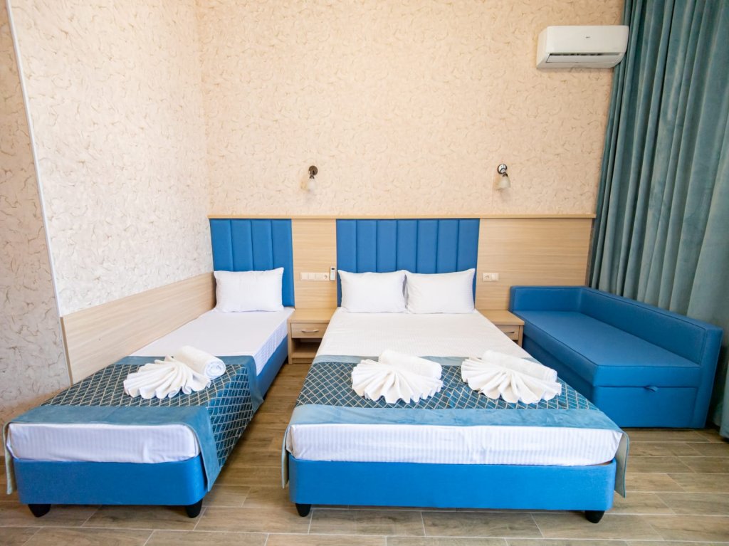 Standard Quadruple room with balcony Del&art Vityazevo Hotel