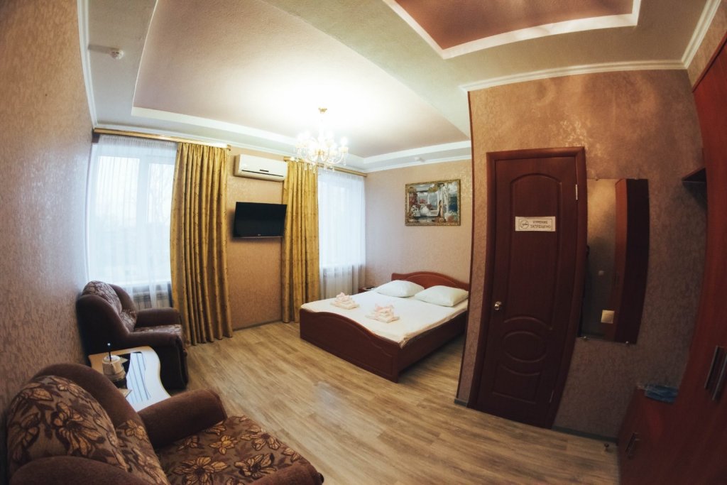 Standard Big Double room with city view Hotel Dinastiya