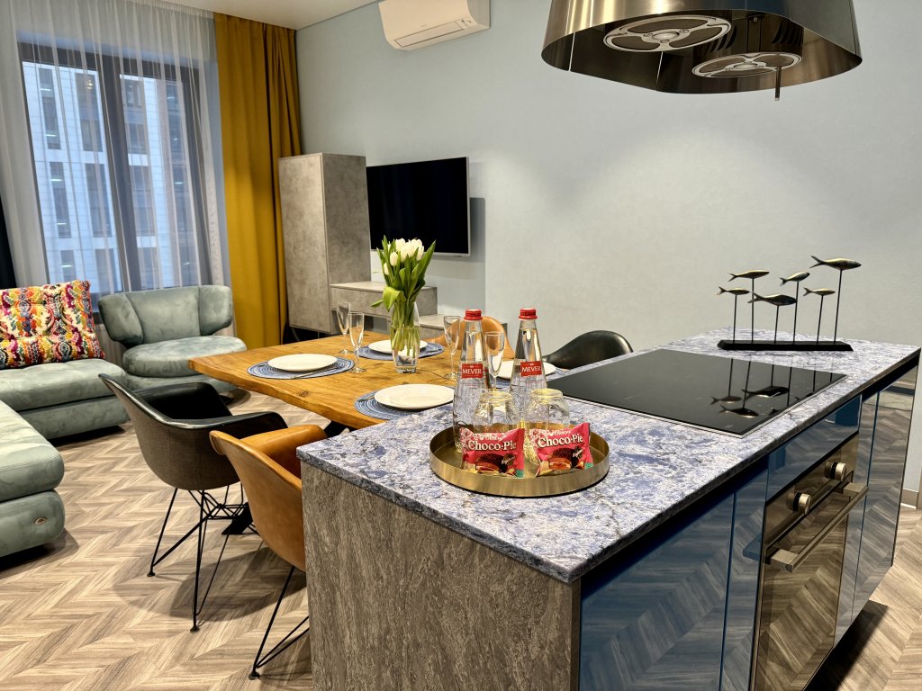 Familie Apartment 3 Zimmer mit Balkon und mit Blick Comfort & Relax Home at Tsarskaya Ploshchad Apartments