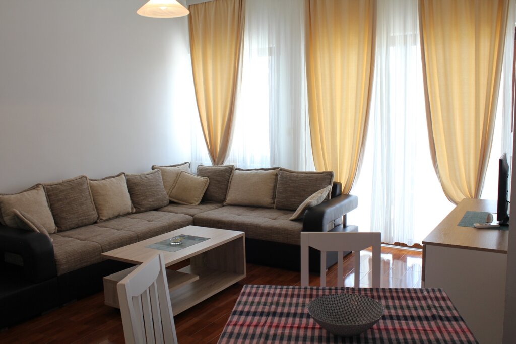 Apartamento 1 dormitorio con balcón y con vista Oaza Markovici Villa