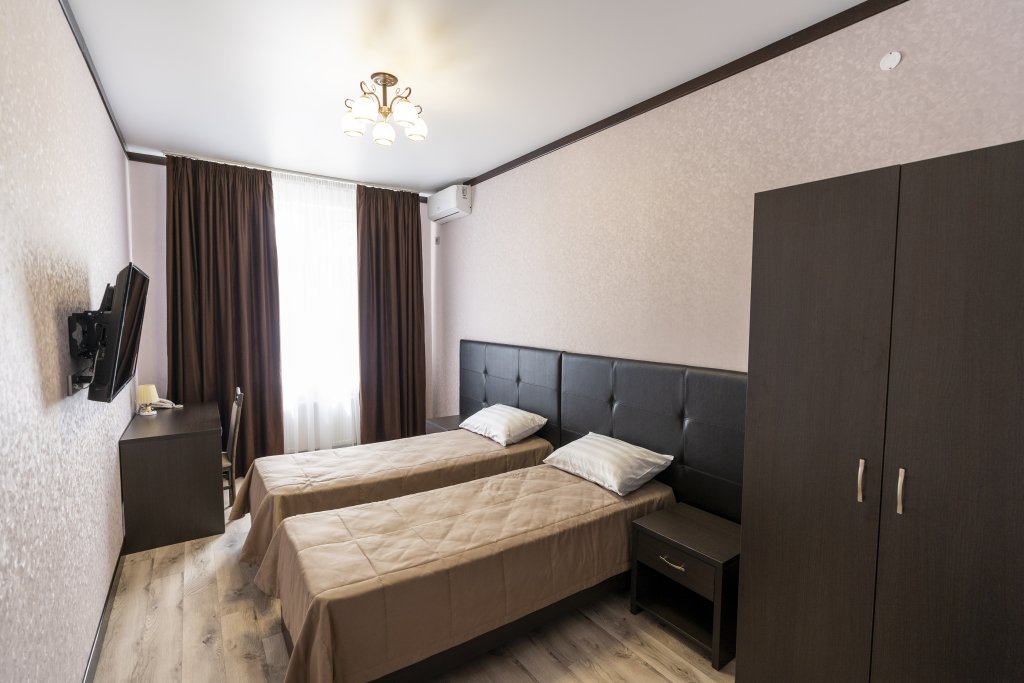 Standard Doppel Zimmer mit Blick Metallurg Hotel