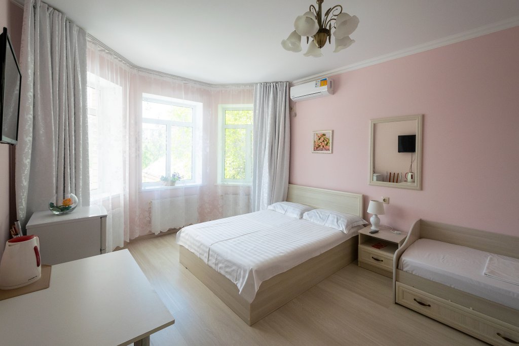 Suite Na Odesskoy 25 Guest house