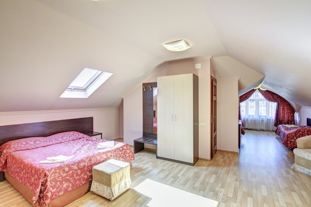 Vierer Suite Dachboden Mini-Hotel Reka I More