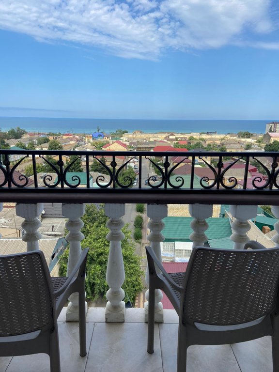 Habitación familiar Clásica con balcón y con vista Vysota Apart-Hotel