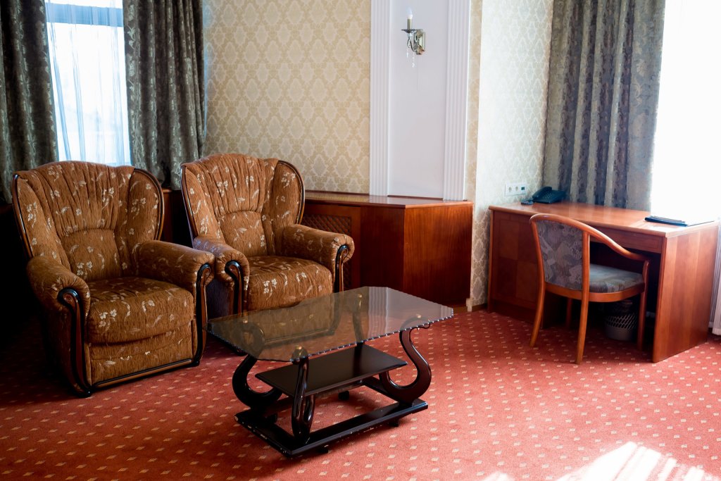 Suite junior Lux Business Hotel Neftyanik na Tolstogo