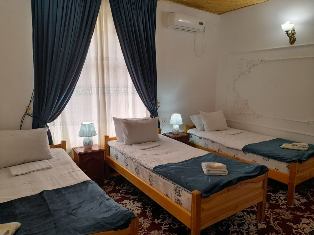 Superior Triple room with view Boutique Hotel Parvina