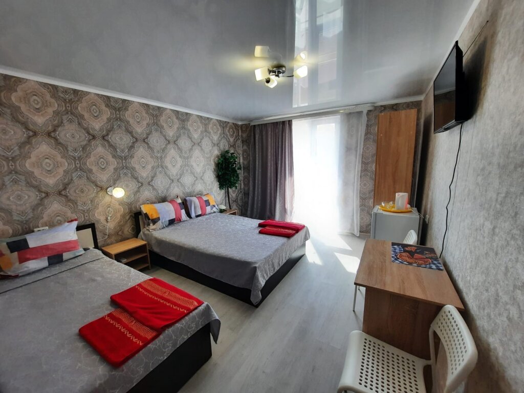 Dreier Junior-Suite mit Balkon und mit Blick Gavayi Mini-Hotel