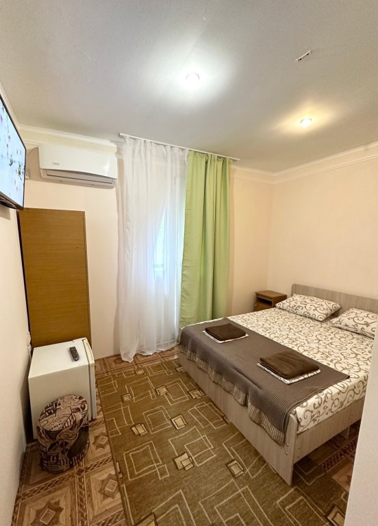 Standard double chambre avec balcon Sindi Guest House
