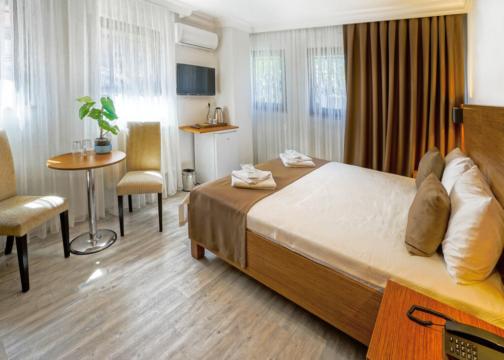 Двухместный номер Economy Class Hotel Bosphorus With Jacuzzi