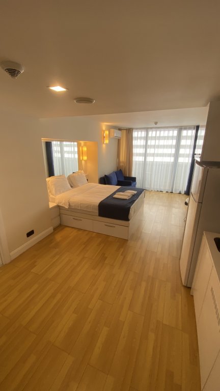 Standard quadruple famille chambre avec balcon et Aperçu mer V&v Orbi Сiti Apart Hotel