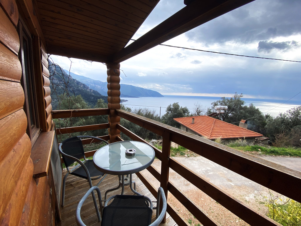 Бунгало с балконом и с красивым видом из окна Kabak Armes Hotel