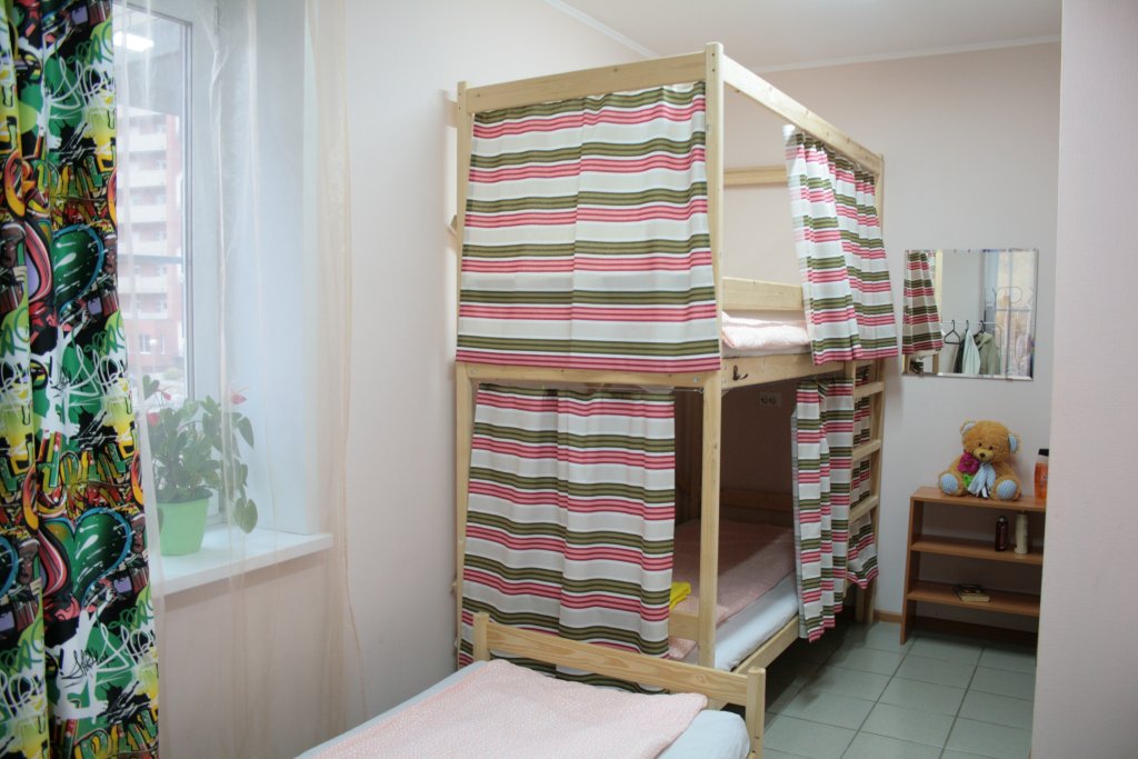 Кровать в общем номере Лайк Хостел Тольятти