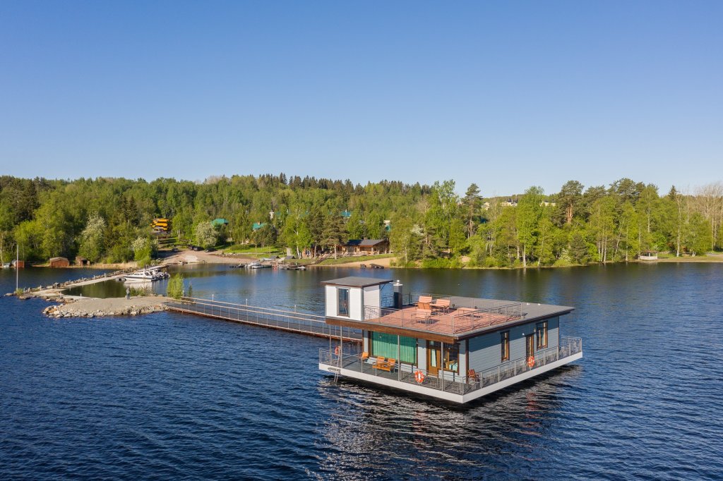 Cottage for 6 people Mikhail Svetloff con vista sul lago База отдыха "Черные камни" Коттеджи