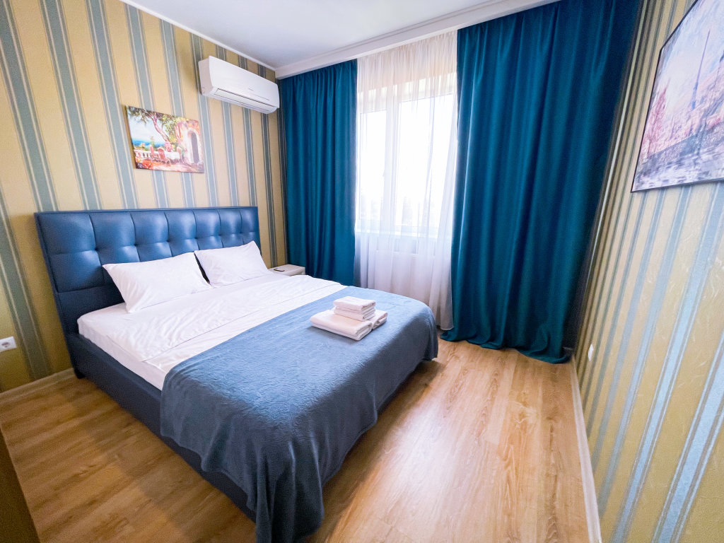 Apartamento doble 2 dormitorios con balcón y con vista Dreamapart Park Krasnodar Apartments