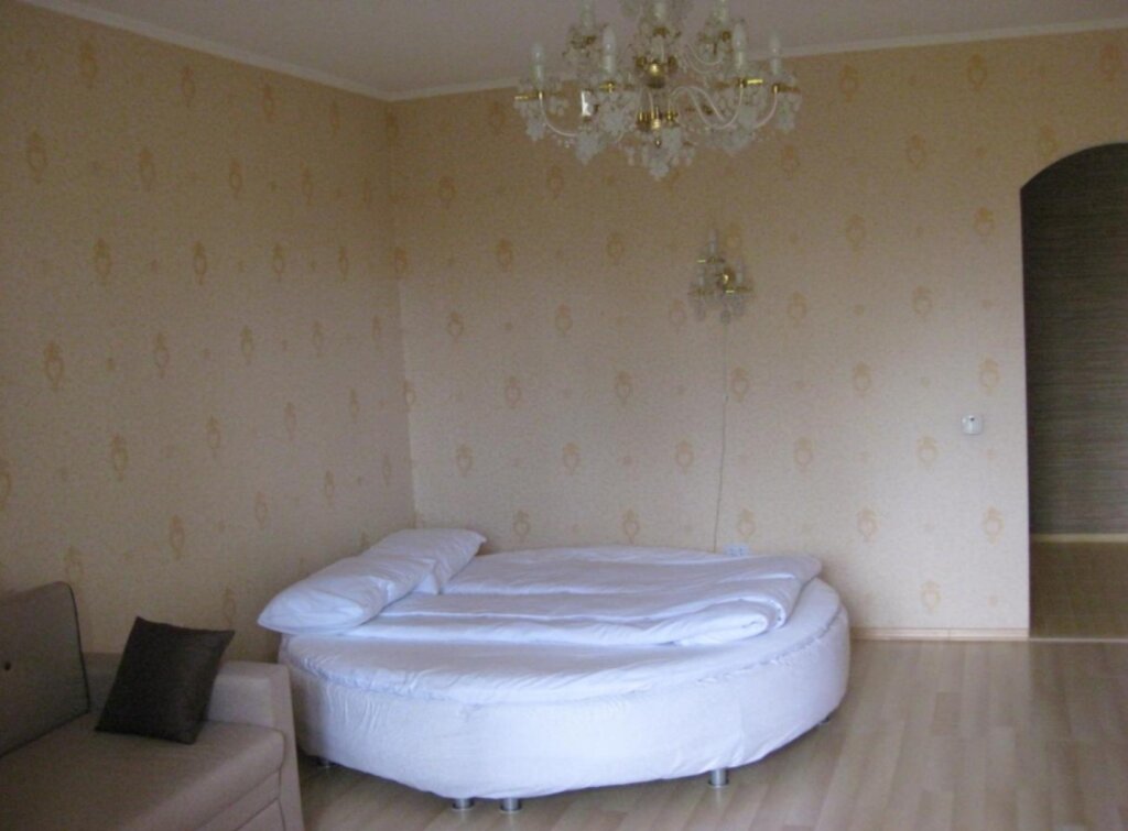Apartment Prekrasnie Na Moskvina Apartments