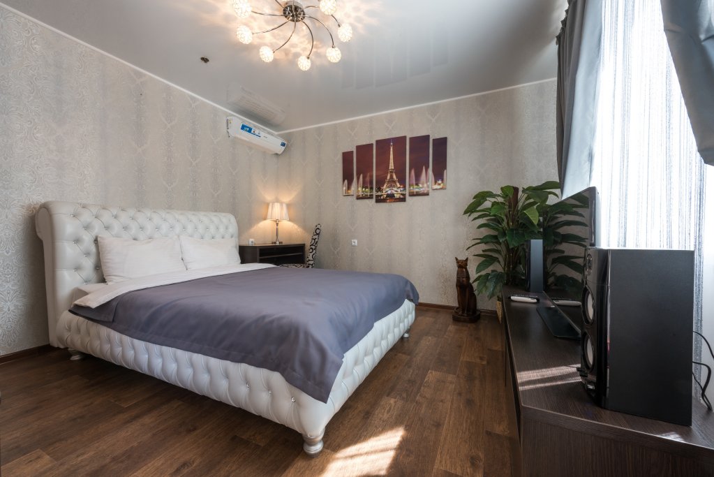 Luxus Apartment 1 Schlafzimmer mit Blick Vechernij Gorod Hotel