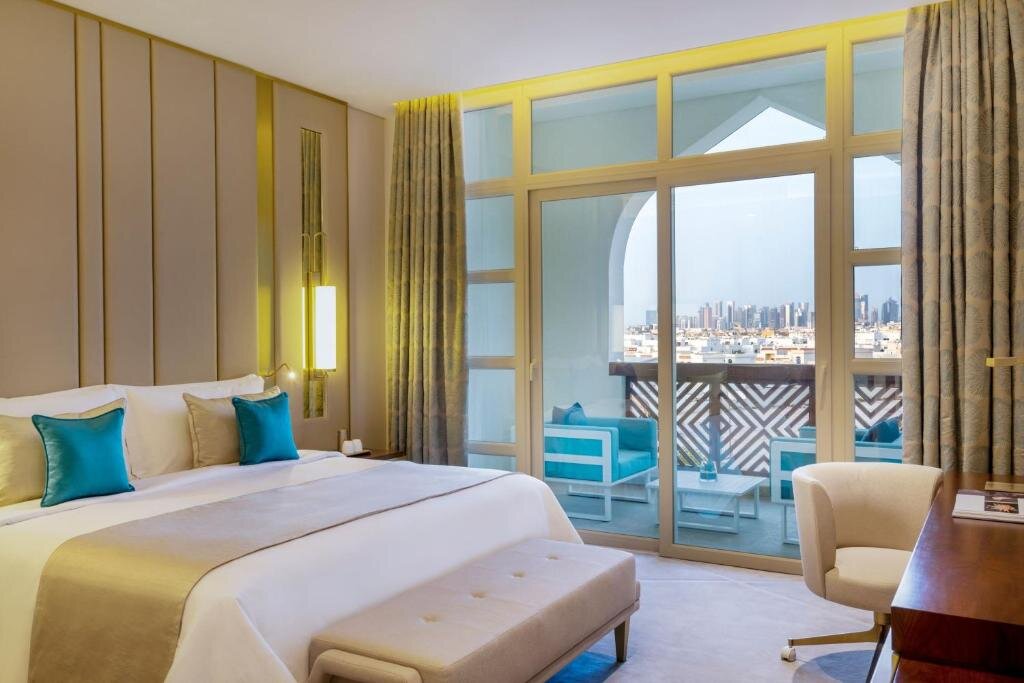 Двухместный номер Deluxe с видом на бассейн Отель Al Messila, a Luxury Collection Resort & Spa, Doha