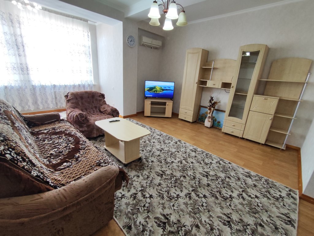 Апартаменты Апартаменты просторные двухкомнатные в центре Бишкека