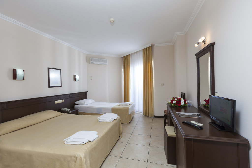 Standard Triple room with balcony Get Enjoy Hotels