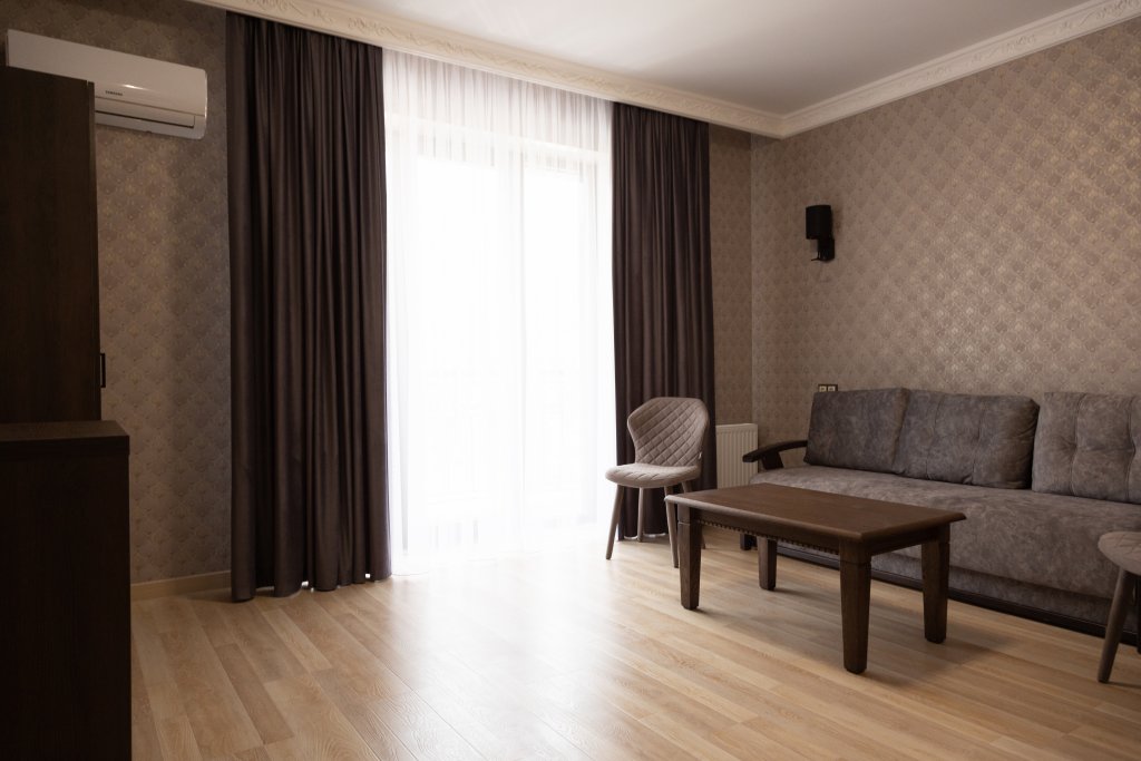 Dreier Suite 2 Schlafzimmer mit Balkon Predgorye Hotel