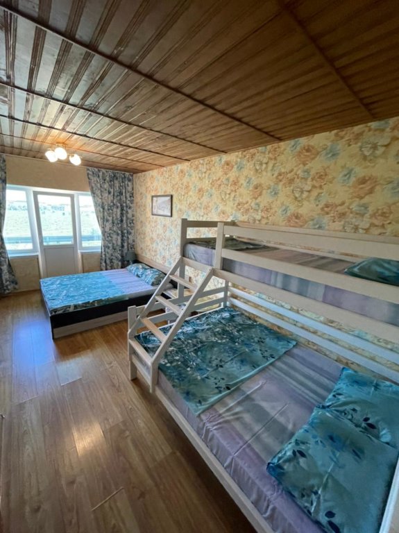 Suite junior quíntuple con balcón y con vista al mar Admiral Mini-Hotel