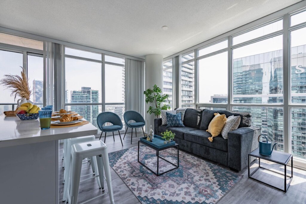 Apartment 2 Schlafzimmer mit Balkon und mit Blick Velikolepnye v Samom Centre Toronto Apartments