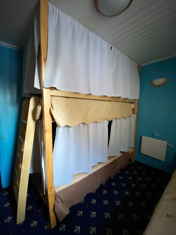 Кровать в общем номере (мужской номер) Хостел ПУТЬ IN BOROVSK