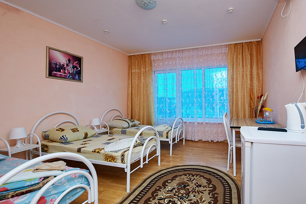 Dreier Suite mit Balkon und mit Blick Uralochka Baza Otdyiha Hotel
