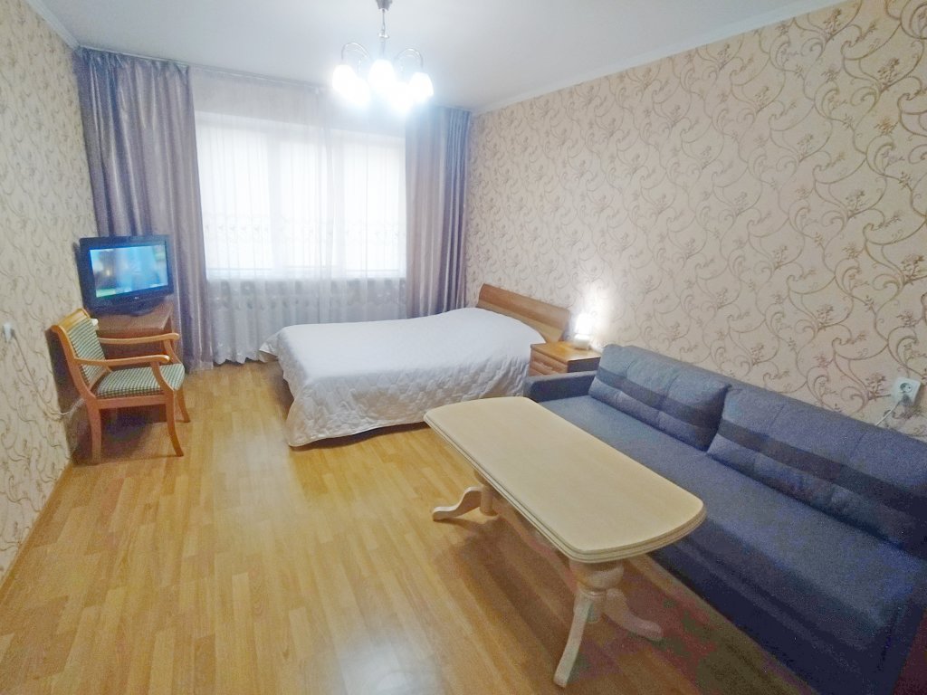 Apartment 3 Zimmer mit Balkon Kak Doma u Parka 3 Komnatnye Apartments