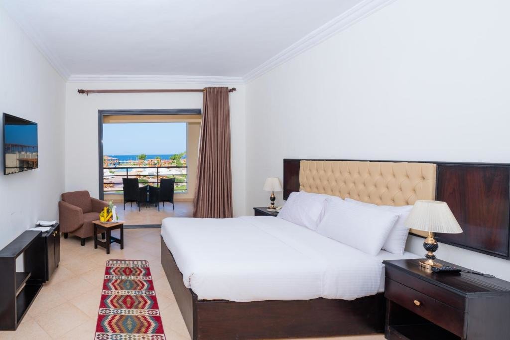 Standard Doppel Zimmer mit Balkon und mit Gartenblick New Eagles Aqua Park Resort Hotel