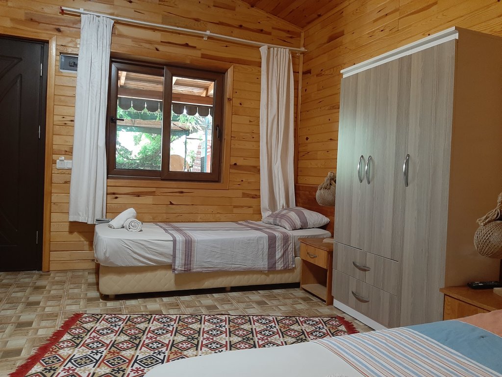 Standard Familie Zimmer mit Balkon und mit Blick Bed&Breakfast Flora Pansiyon