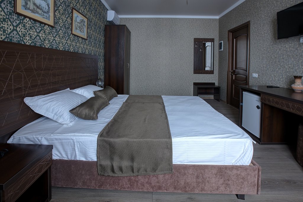 Standard Doppel Zimmer mit Stadtblick Hotel Enfes
