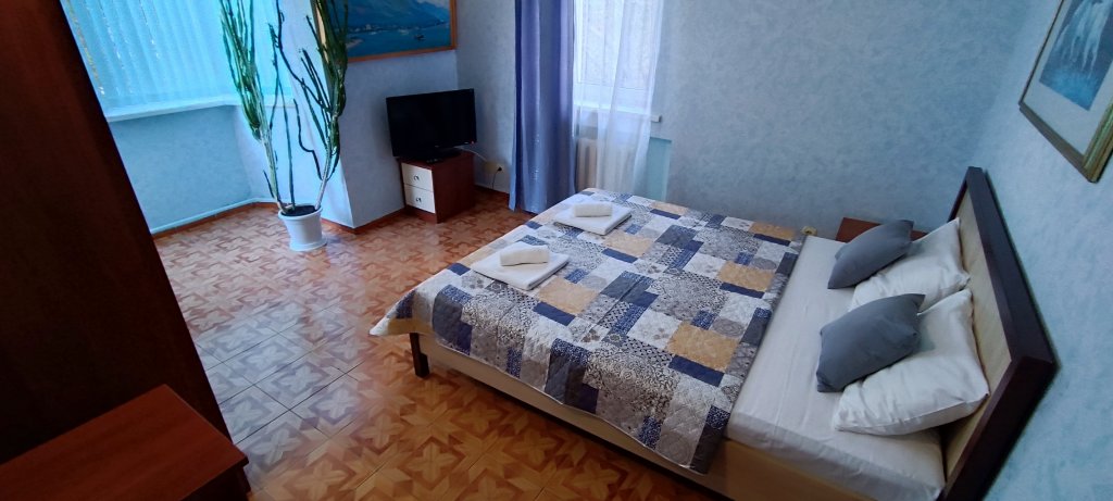 Standard Quadruple room with balcony and with view Natali Mini-Hotel